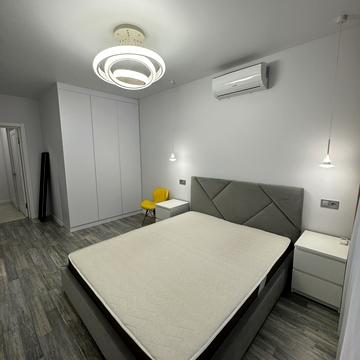 Миколи Гулака вул., 4