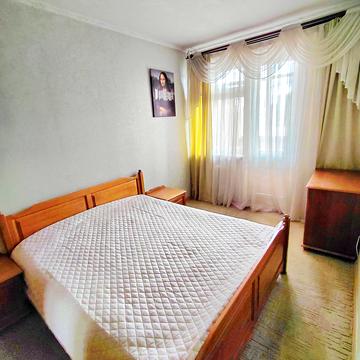 Нововокзальна вул., 21