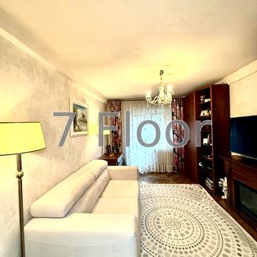 Полярна вул., 11