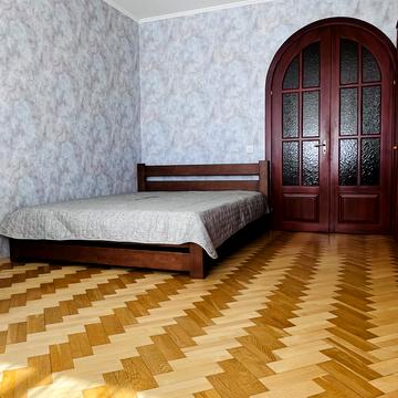 Княжий Затон вул., 4