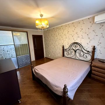 Червоної Калини просп. (Володимира Маяковського), 68