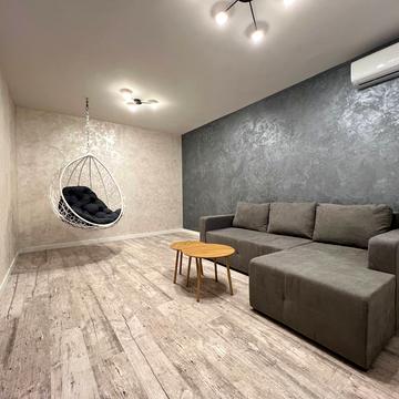 Срібнокільська вул., 4