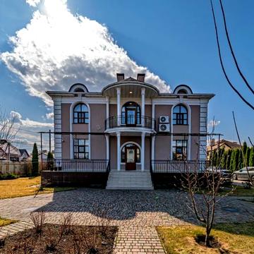 Центральна вул., 36-Б