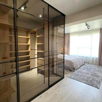 Пасічна вул., (Будинок 1)