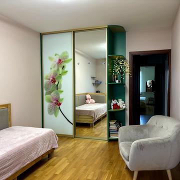 Урлівська вул., 30