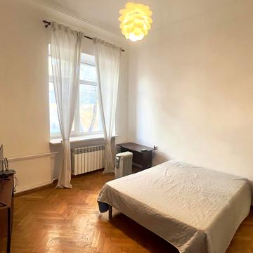 Івана Мазепи вул. (Січневого Повстання), 3