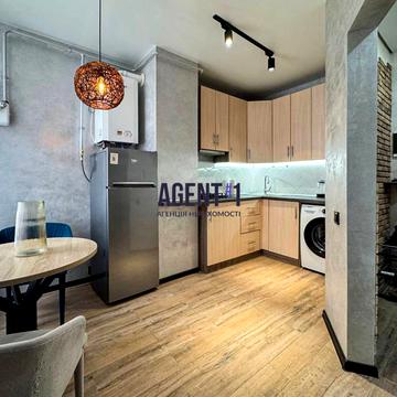 Садова вул., 51-В