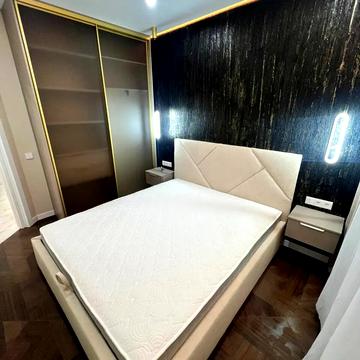 Романа Левицького вул., 4