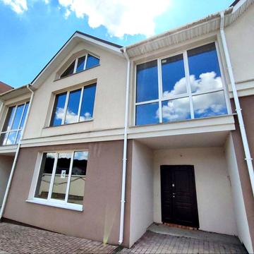 Вишнева вул., 28