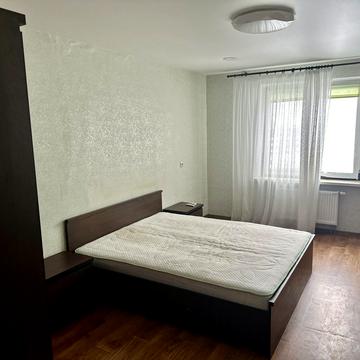 Академіка Глушкова просп., 9-Є