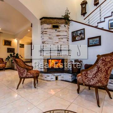 Локомотивна вул., 28А