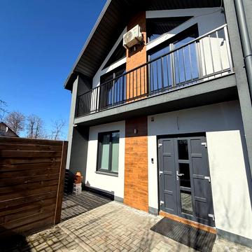 Вокзальна вул.