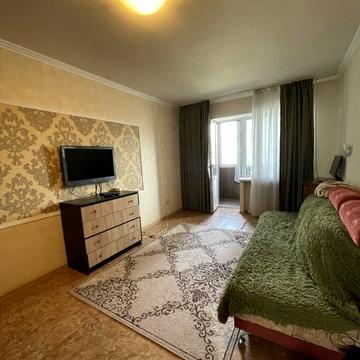 Олександра Поля просп. (Кірова), 84