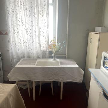 Монастирська вул. (Володарського), 2