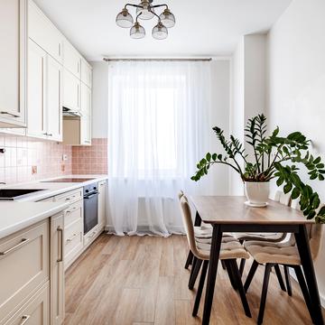 Дніпровська набережна вул., 26-Б