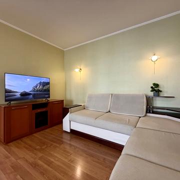 Раїси Окіпної вул., 4