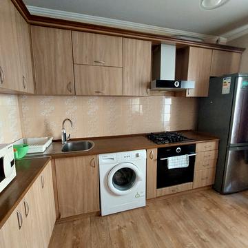 Пасічна вул., 20