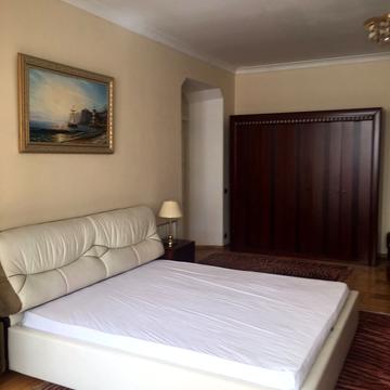 Антоновича вул. (Горького), 25