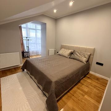 Лозовецька вул., 8