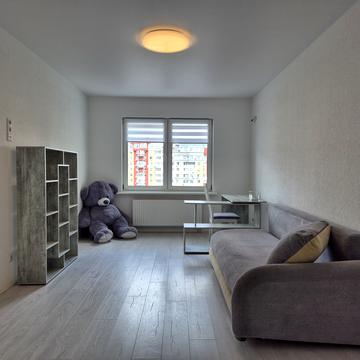 Юлії Здановської вул. (Ломоносова), 81-Б