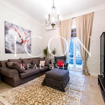 Десятинна вул., 11