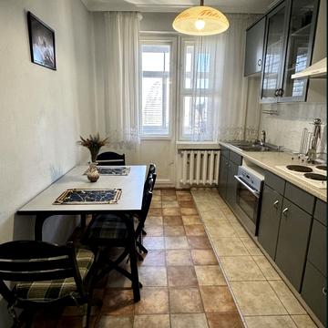 Старонаводницька вул., 4-Б