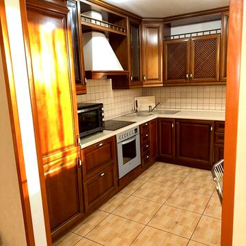 Анни Ахматової вул., 43