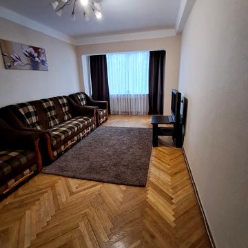 Академіка Булаховського вул., 28-В