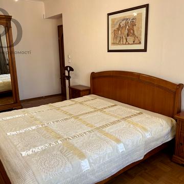 Лесі Українки бульв., 21