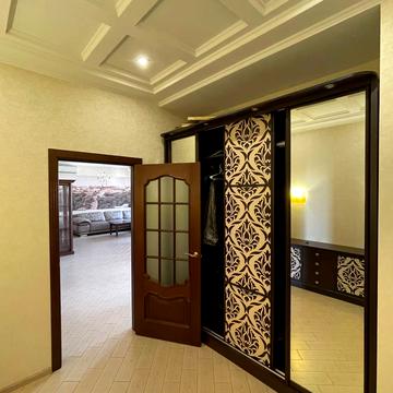 Святослава Караванського вул. (Жуковського), 12