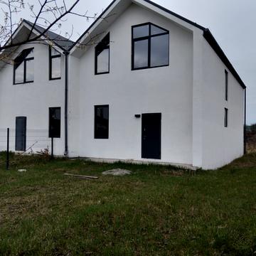 Молодіжна вул., 63