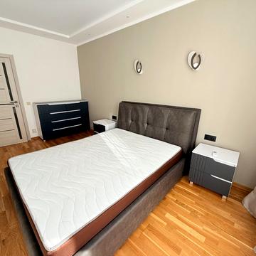 Авраама Лінкольна вул. (Димитрова), 45