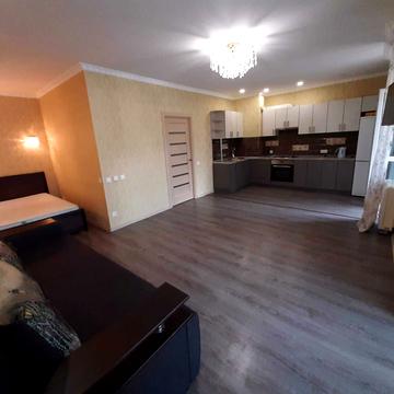 Академіка Лебедєва вул., 1-Б