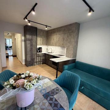 Академіка Заболотного вул., 1-Б