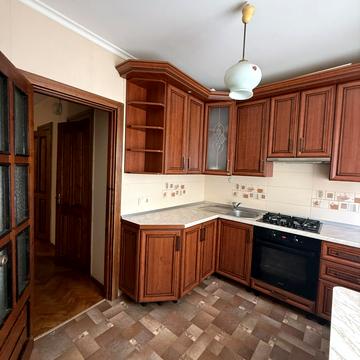 Олександра Довженка вул., 7