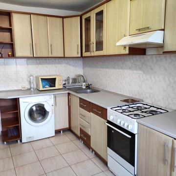 Авраама Лінкольна вул. (Димитрова), 45