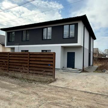 Центральна вул.