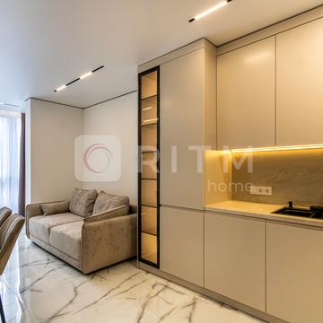 Гетьмана Мазепи вул., (Будинок 1)