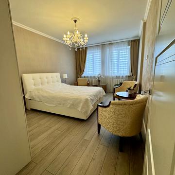 Анни Ахматової вул., 13-Д