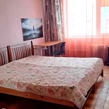 Володимира Івасюка просп. (Героїв Сталінграду), 25