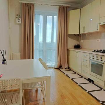 Угорська вул., 14г