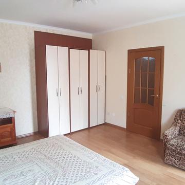 Бориса Гмирі вул., 8-Б