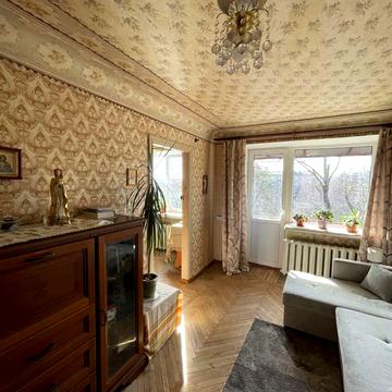 Володимирська вул., 105