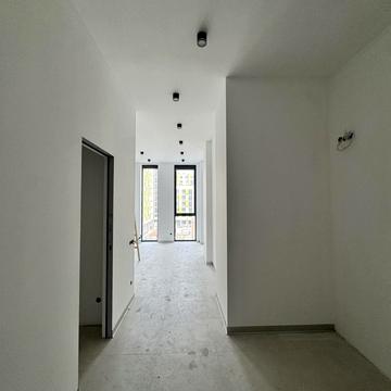 Угорська вул., 14