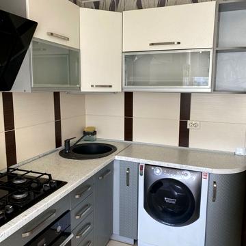 Зарічанська вул., 32