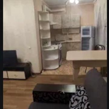 Академіка Янгеля вул., 3