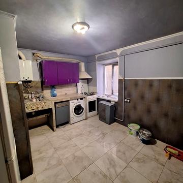 Соборна пл., 9