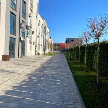 Богдана Хмельницького вул., 25-Б