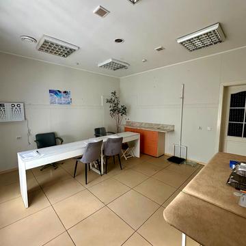 Покровська вул., 82