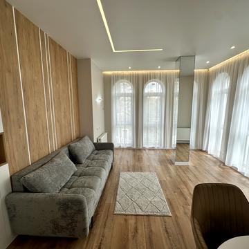 Мала Морська вул., 13